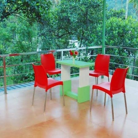 Thekkady Spice Valley Holiday Hotel Zewnętrze zdjęcie