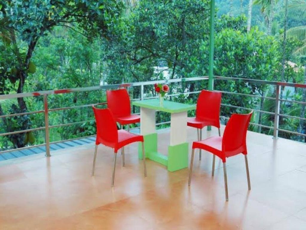 Thekkady Spice Valley Holiday Hotel Zewnętrze zdjęcie